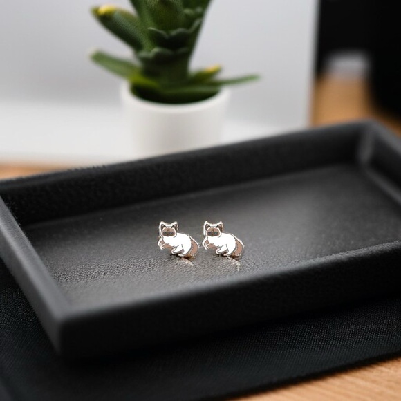 Purr-fectly Chic Siamese Cat Stud Earrings 🐈‍⬛ NWT Kitten Studs - Great Gift! - Picture 4 of 8